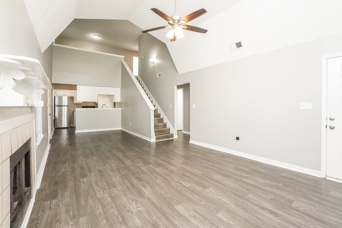 327 N Grove Cir - Photo 5 of 13