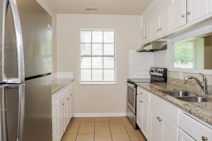 127 Greenwood Cir - Photo 6 of 12