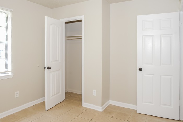 127 Greenwood Cir - Photo 7 of 12