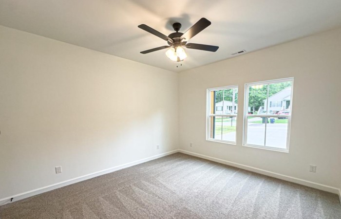 1129 Grady St - Photo 4 of 10