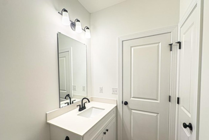 1129 Grady St - Photo 6 of 10
