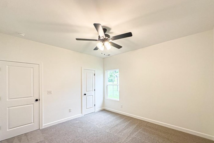 1129 Grady St - Photo 7 of 10