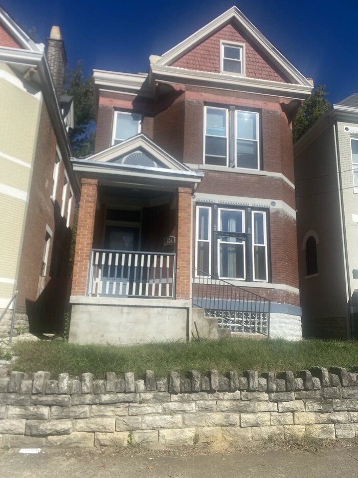 723 Columbia St - Photo 2 of 15