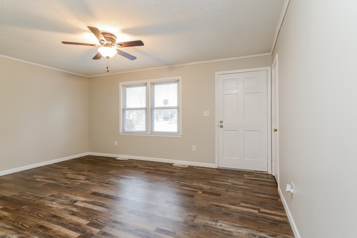 4301 Glenford Dr - Photo 3 of 11