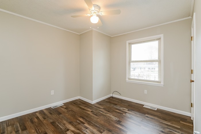 4301 Glenford Dr - Photo 7 of 11
