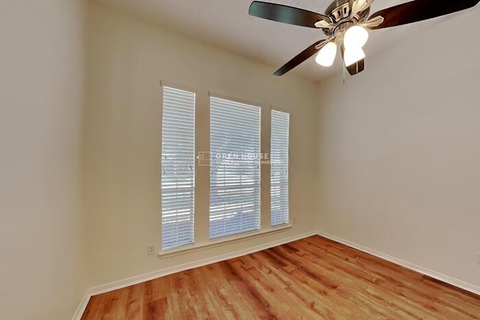 20007 Glen Lake Dr - Photo 4 of 23