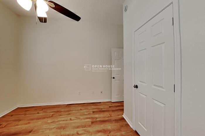20007 Glen Lake Dr - Photo 5 of 23