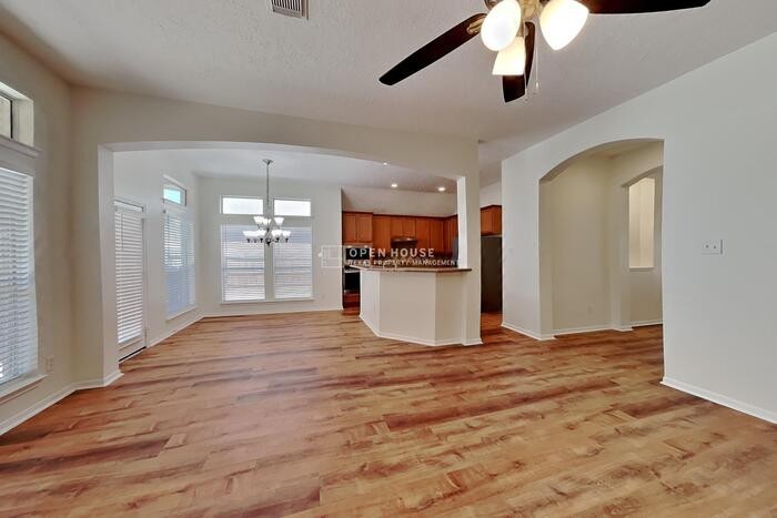 20007 Glen Lake Dr - Photo 6 of 23