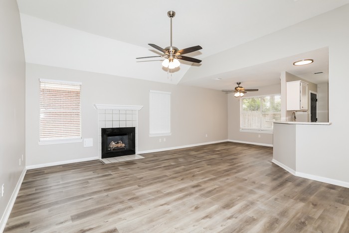 1733 Fay Dr - Photo 4 of 21