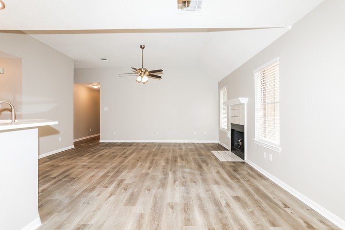 1733 Fay Dr - Photo 6 of 21