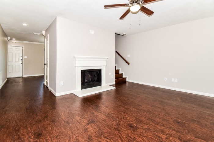 2613 Redwood St - Photo 4 of 17