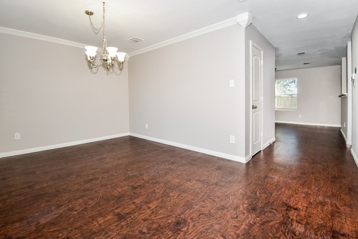 2613 Redwood St - Photo 5 of 17