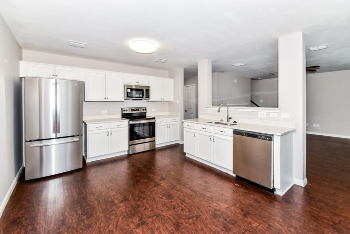 2613 Redwood St - Photo 6 of 17