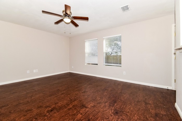 2613 Redwood St - Photo 7 of 17