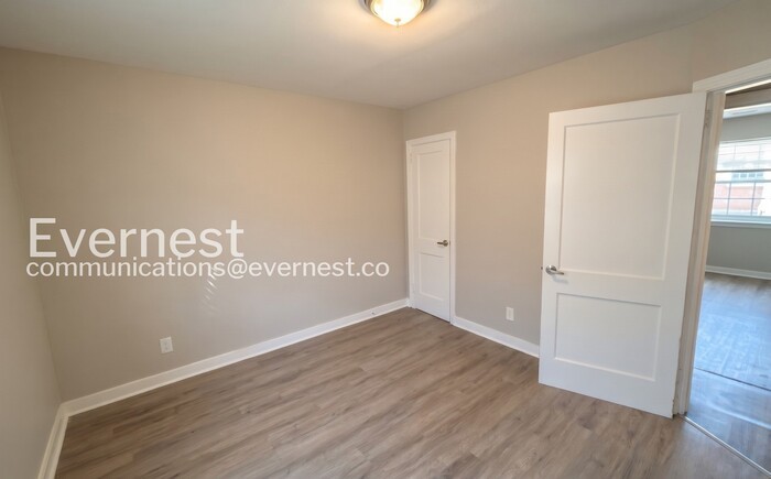 1018 4th Ave W #2 - Photo 6 of 13