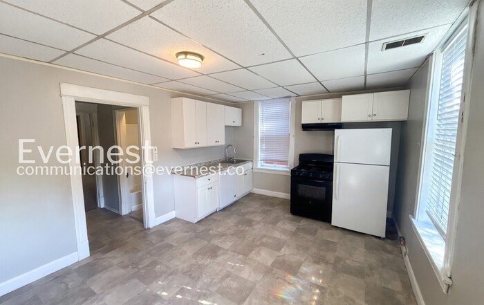 3458 Alberta St #2 - Photo 4 of 15