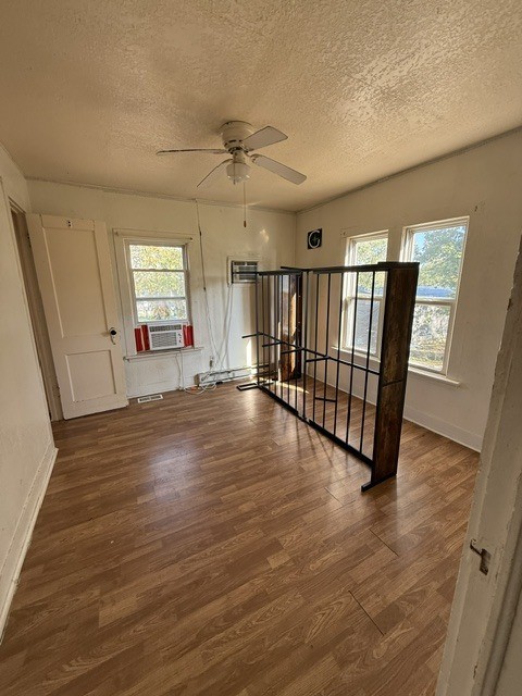 318 E Euclid Ave - Photo 3 of 6