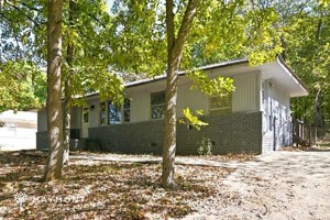 featured image of 220 Central Lake Cir