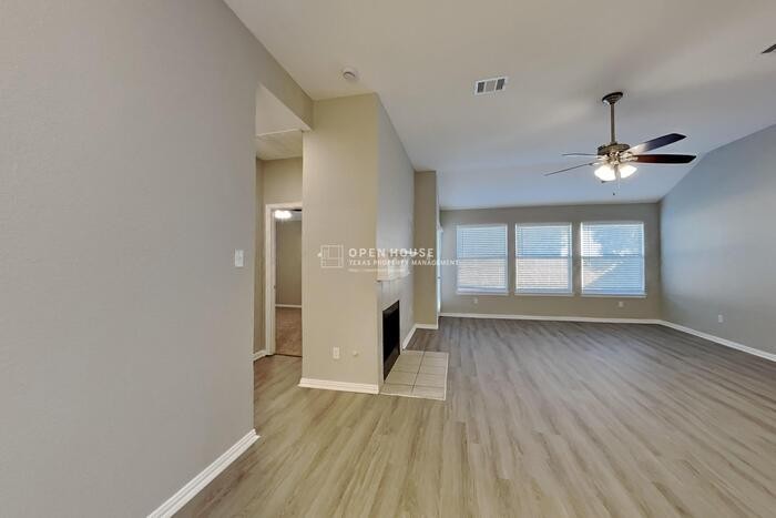 7607 Kittery Ln - Photo 4 of 20