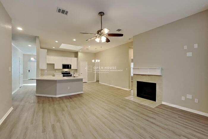 7607 Kittery Ln - Photo 5 of 20