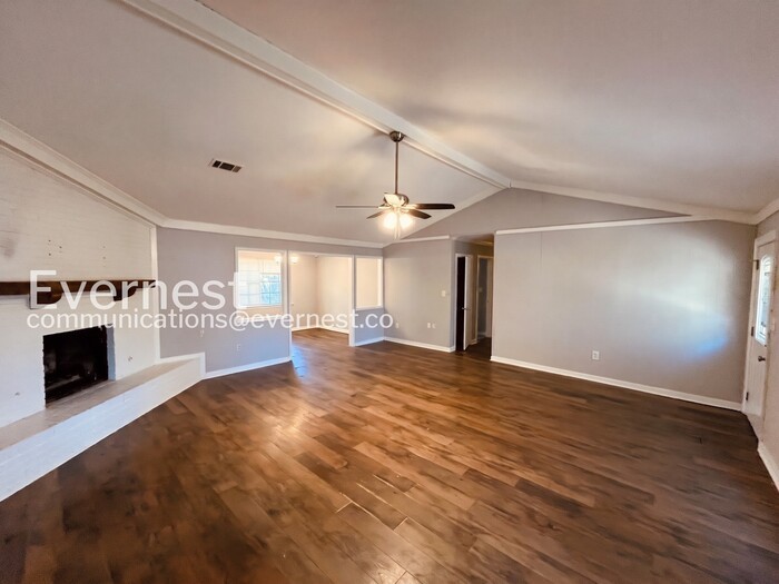 104 Pine Rd - Photo 4 of 18
