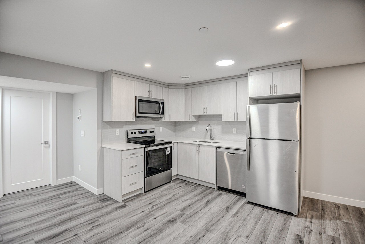 211 148 Ave Nw - Photo 7 of 18