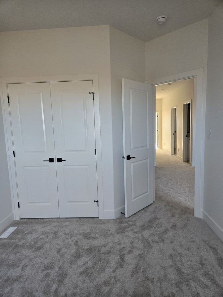 20438 15a Ave Nw - Photo 3 of 25