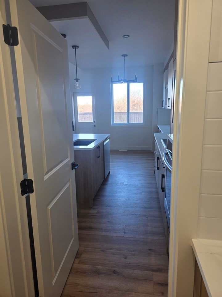20438 15a Ave Nw - Photo 7 of 25
