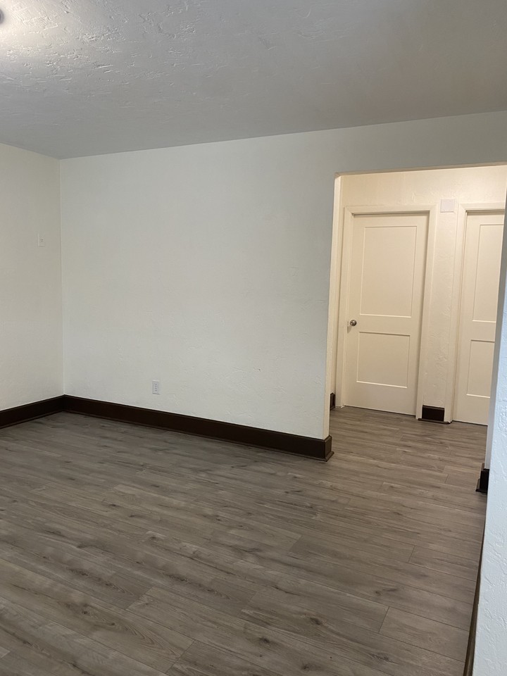 115 Se 9th St #NA - Photo 4 of 18