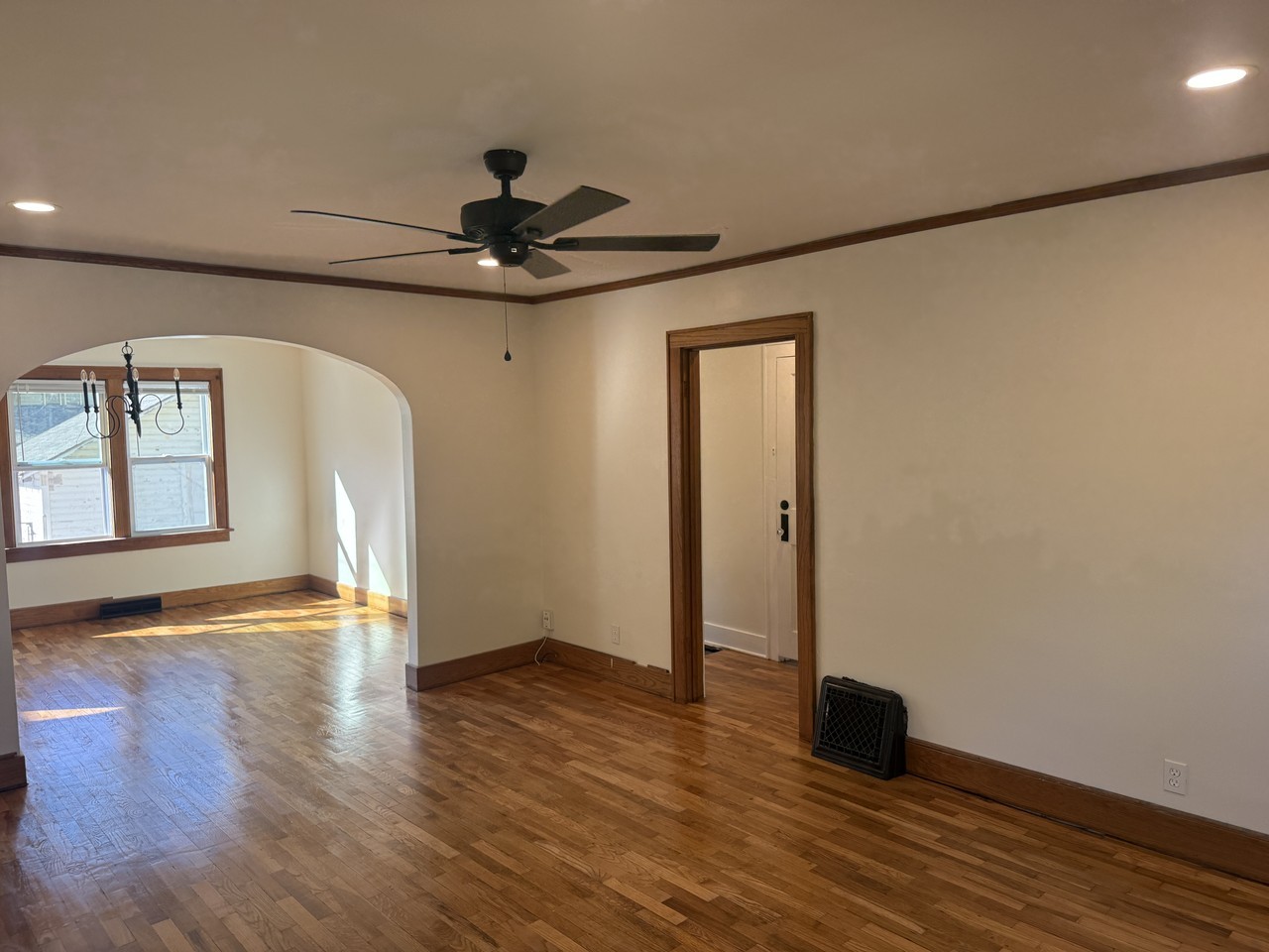1259 Sw High Ave #NA - Photo 3 of 20