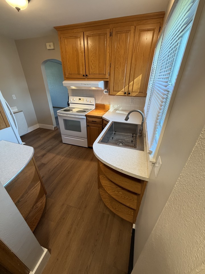 139 21st St Sw #NA - Photo 5 of 37