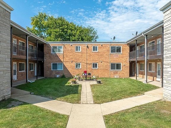 314 Wilson Ave #H - Photo 6 of 8