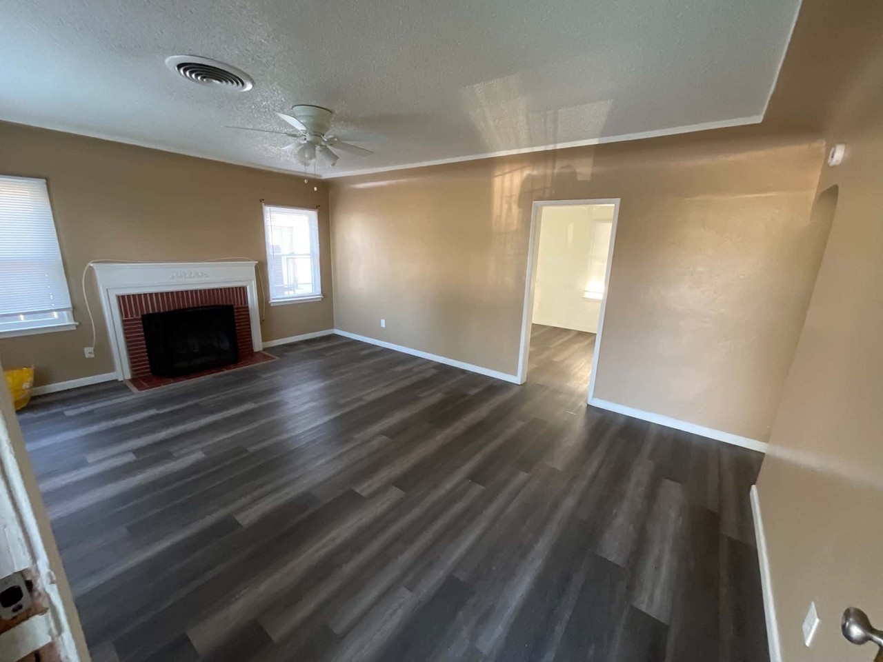 318 S Myrtle St #NA - Photo 3 of 10