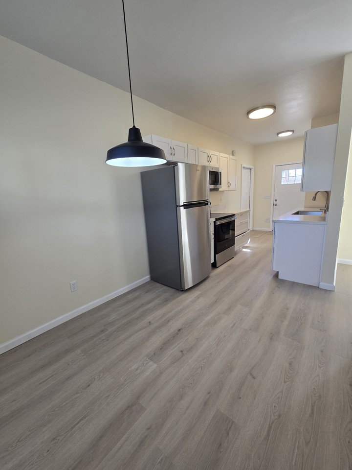 911 Bollen Cir #NA - Photo 5 of 16