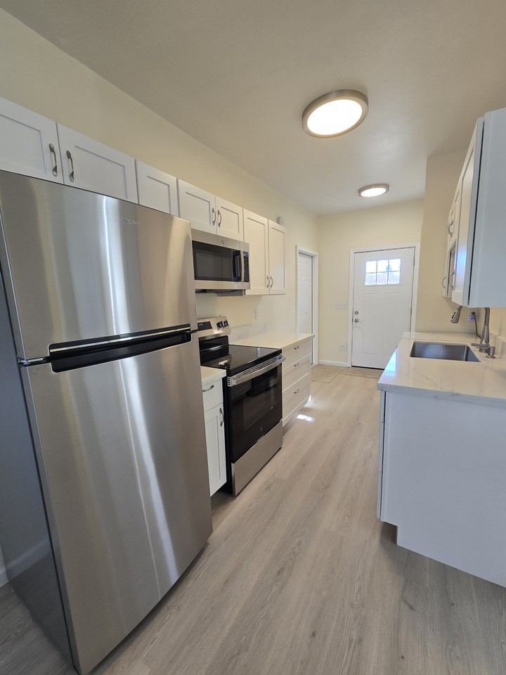 911 Bollen Cir #NA - Photo 6 of 16