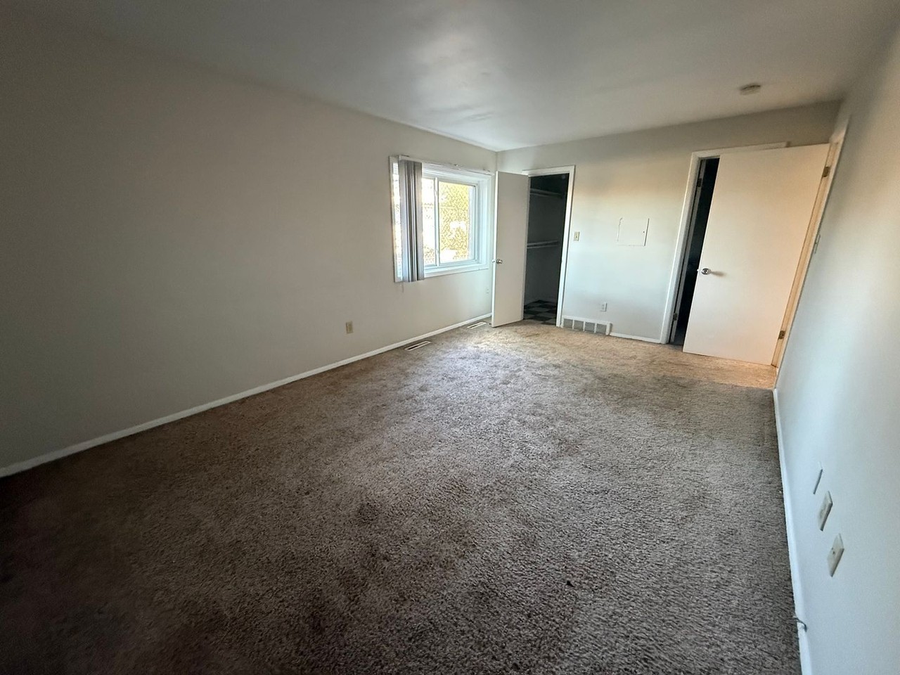 3311 Warrensville Center Rd #209 - Photo 3 of 7