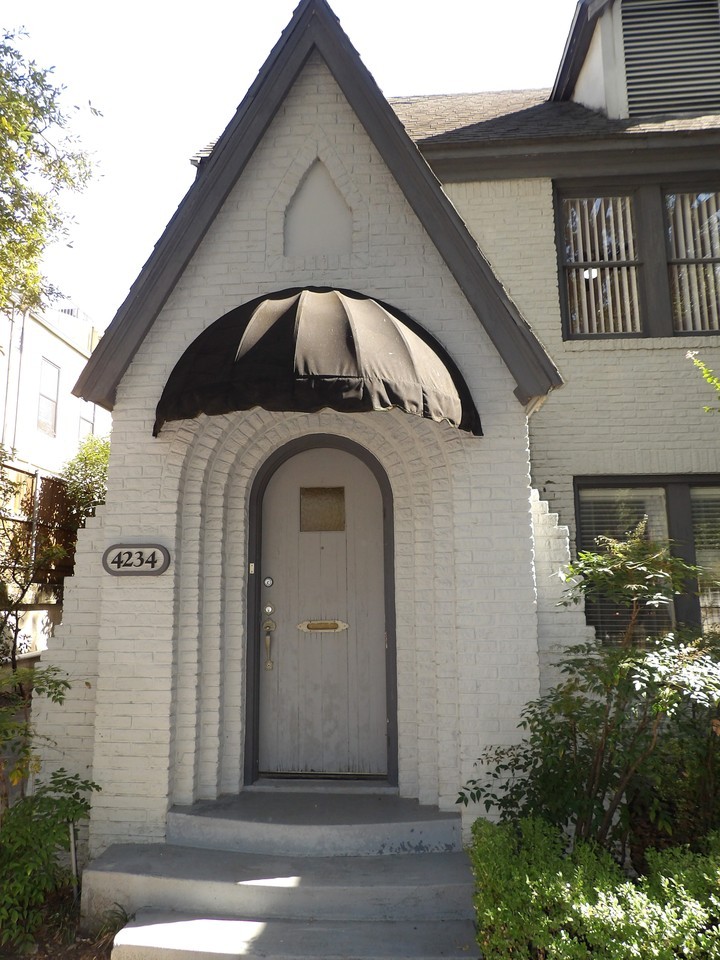 4234 Travis St #NA - Photo 2 of 31