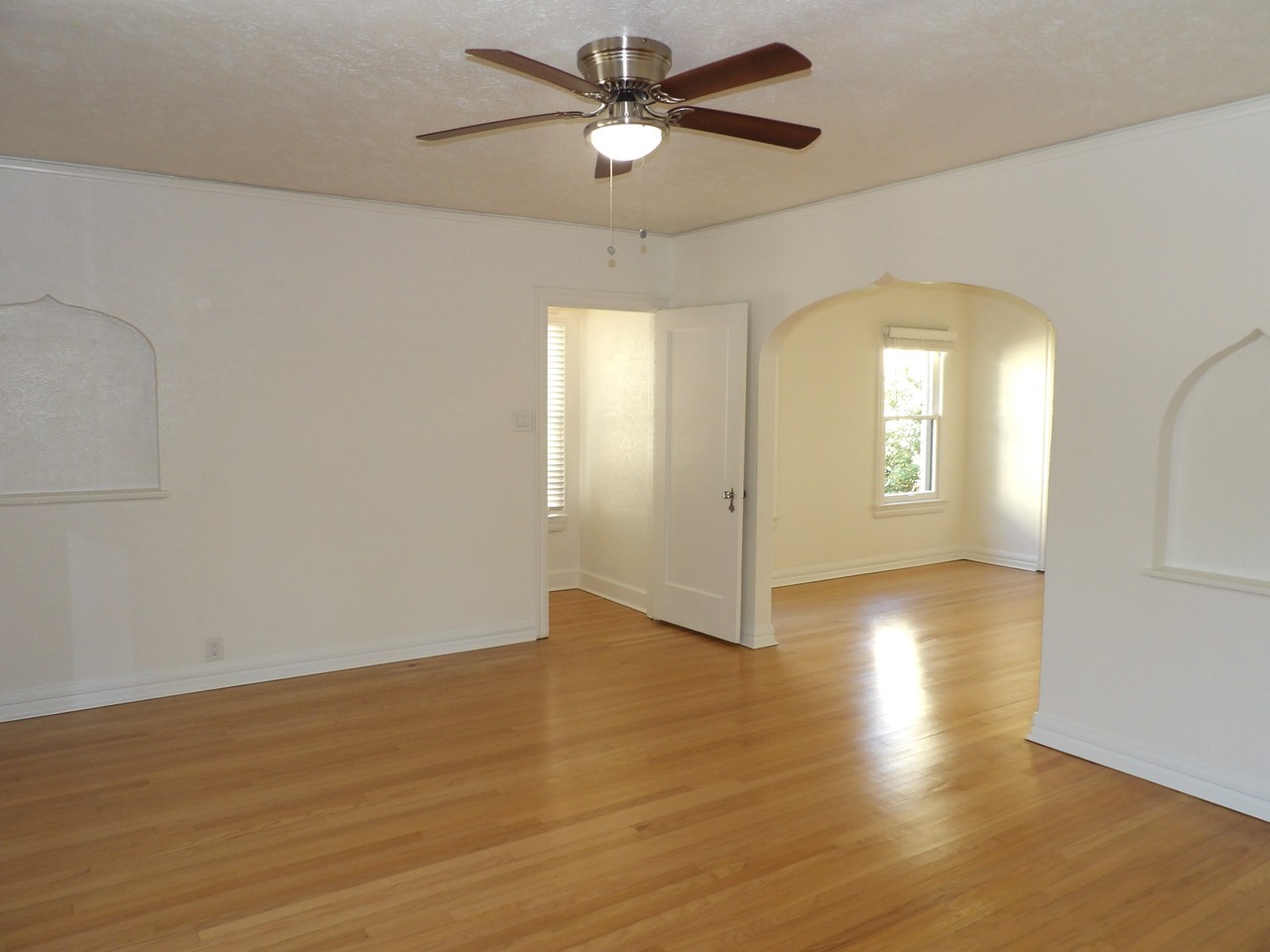 4234 Travis St #NA - Photo 7 of 31