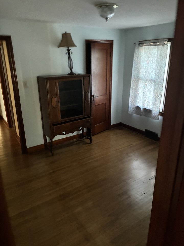 2736 Grand Ave - Photo 4 of 11