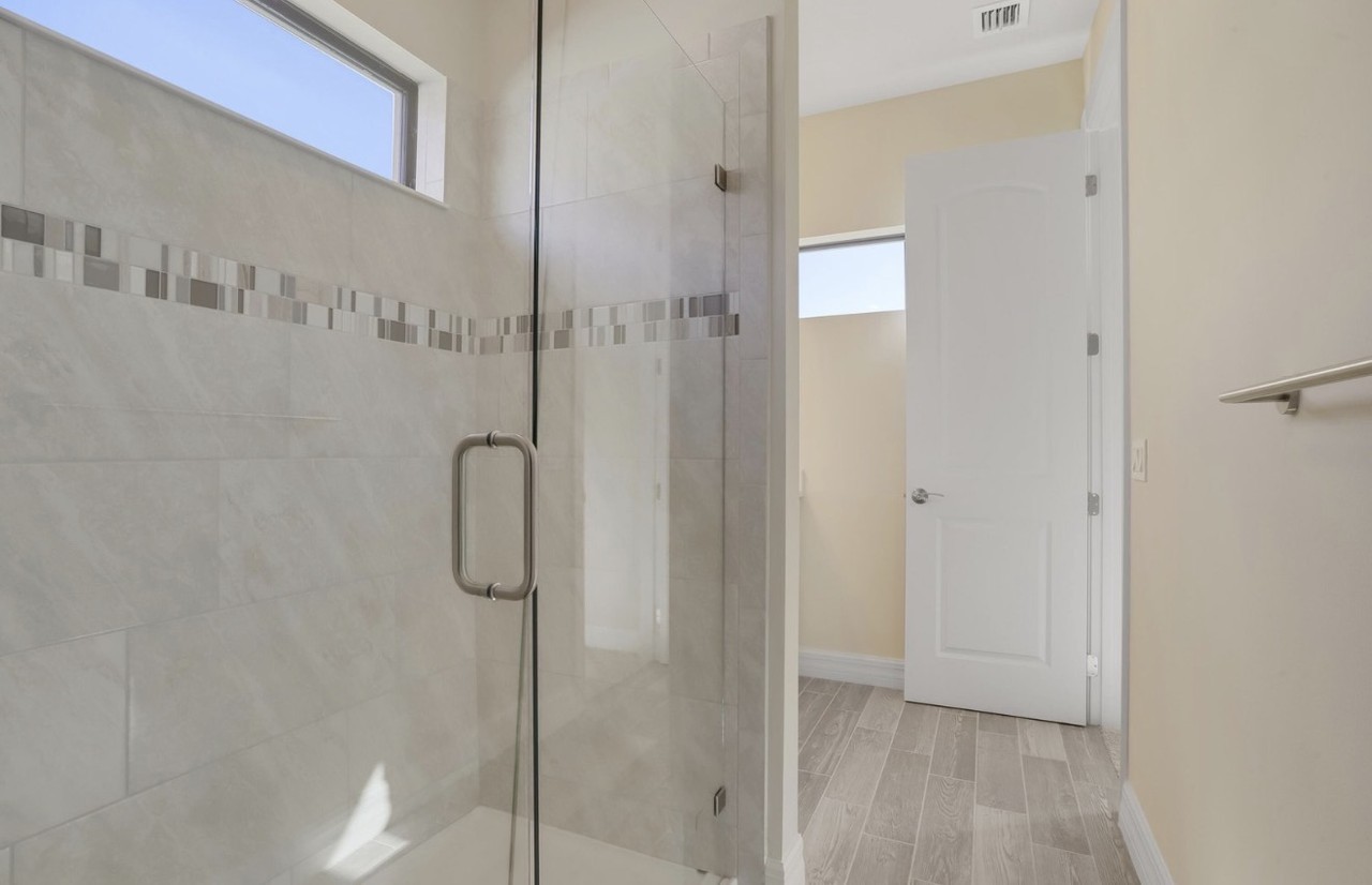 Escue St #8652 - Photo 4 of 18