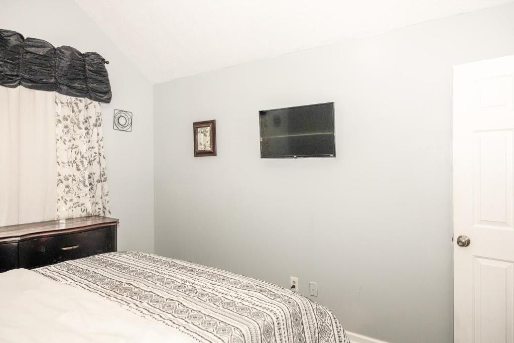 660 Compton Ln #NA - Photo 6 of 33