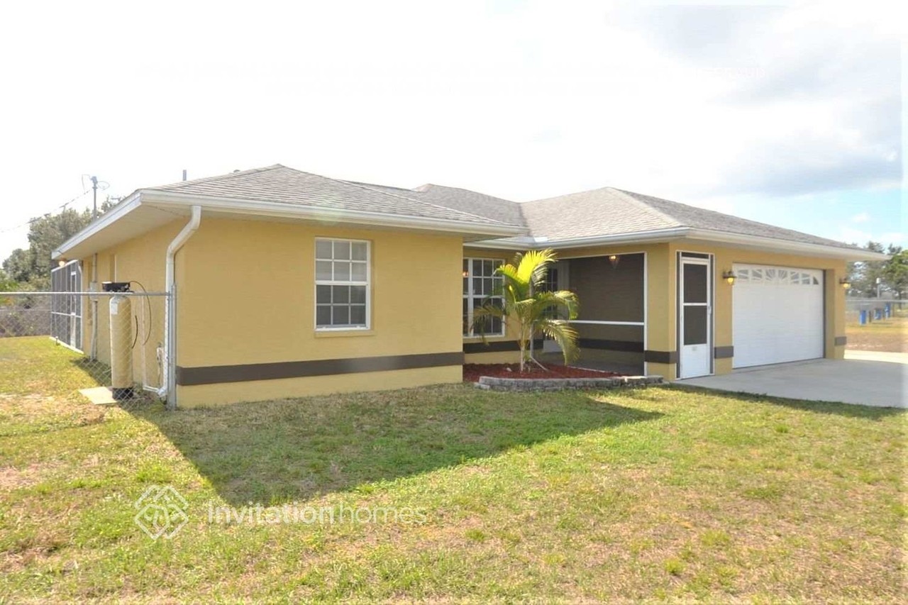 8591 W Price Blvd - Photo 2 of 12