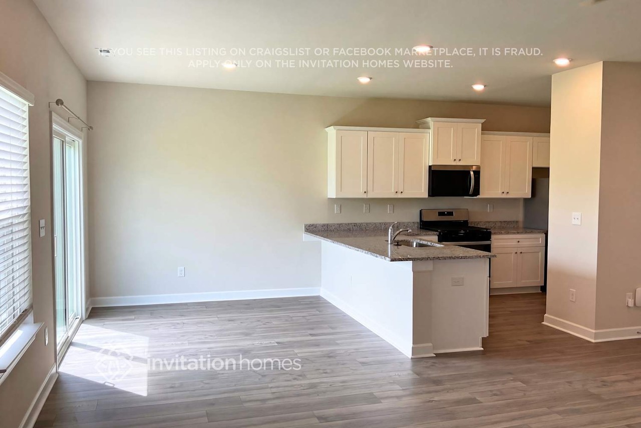 3322 Quintana Dr - Photo 4 of 22