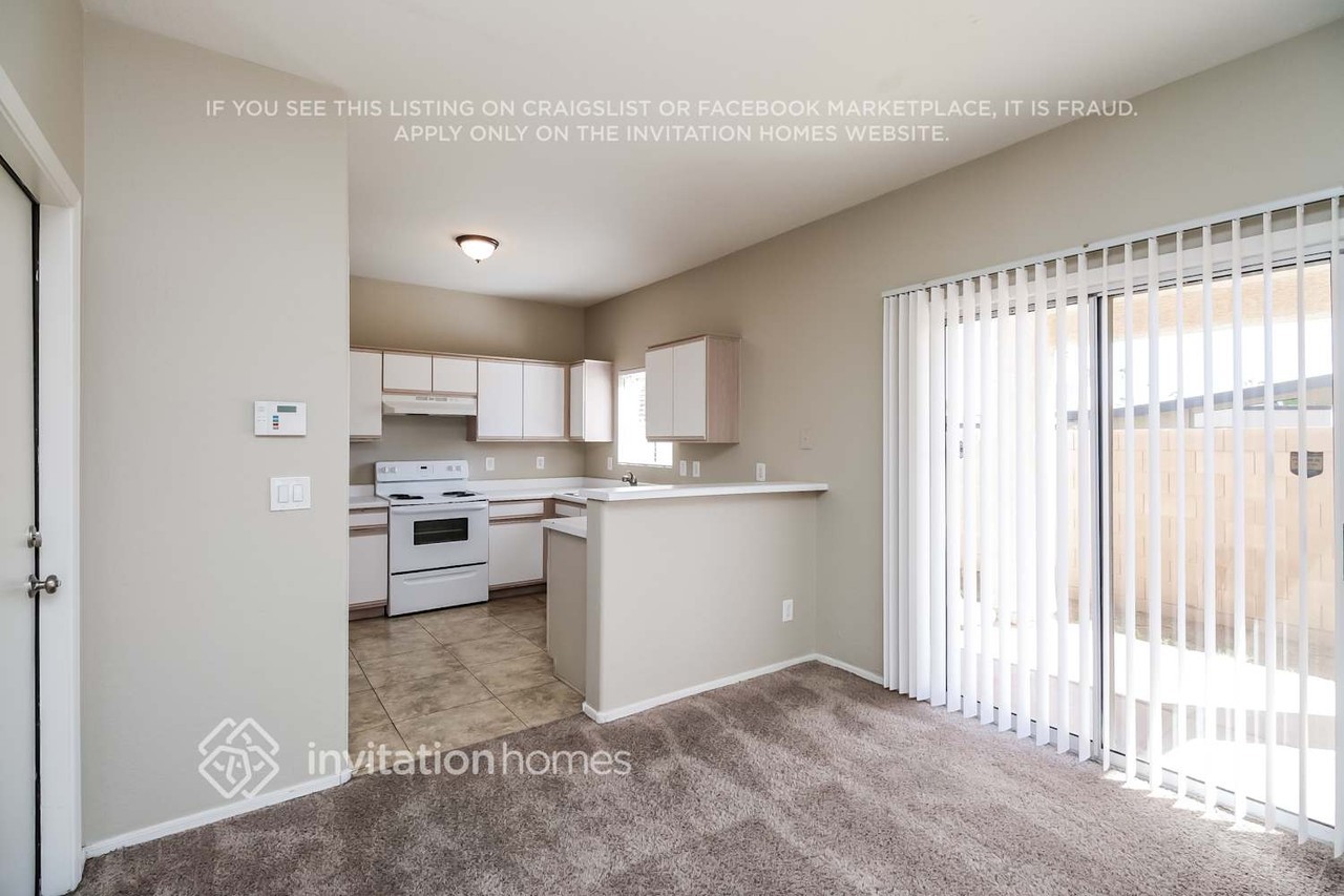 3833 W Oregon Ave - Photo 4 of 19