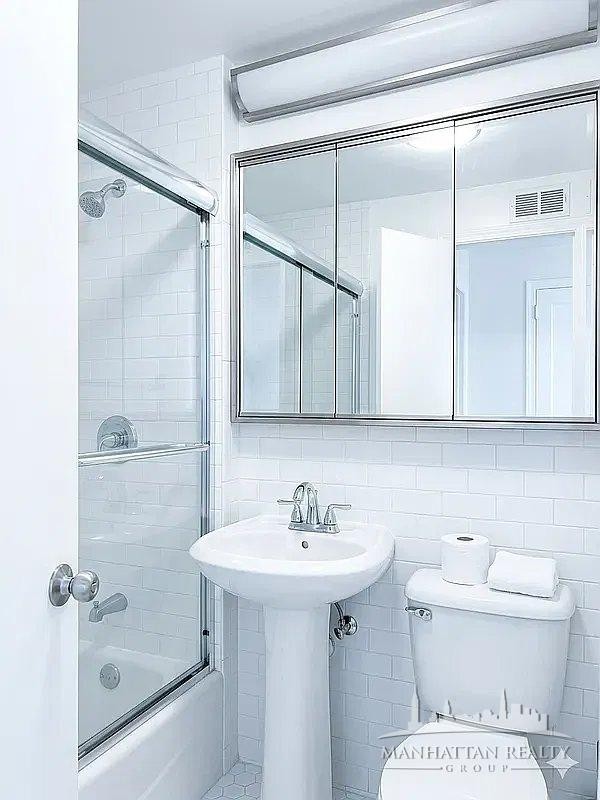 E 36th St #3F - Photo 4 of 4