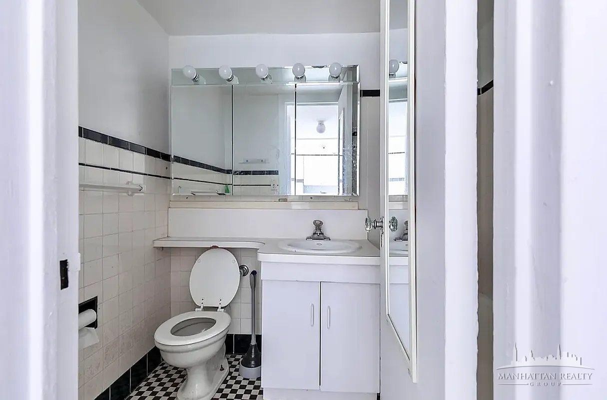 E 38th St #405 - Photo 4 of 4