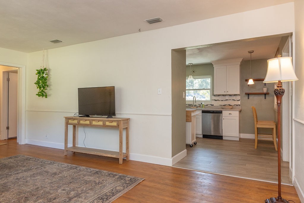 806 East Wisconsin Avenue - PL #1 - Photo 6 of 22