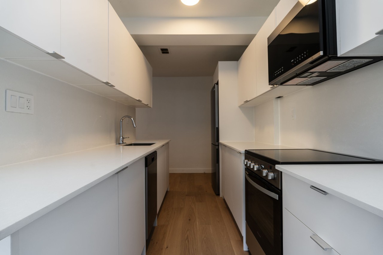 5 Mallory Gardens - Photo 2 of 17