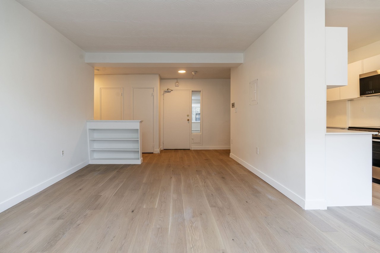 5 Mallory Gardens - Photo 4 of 17