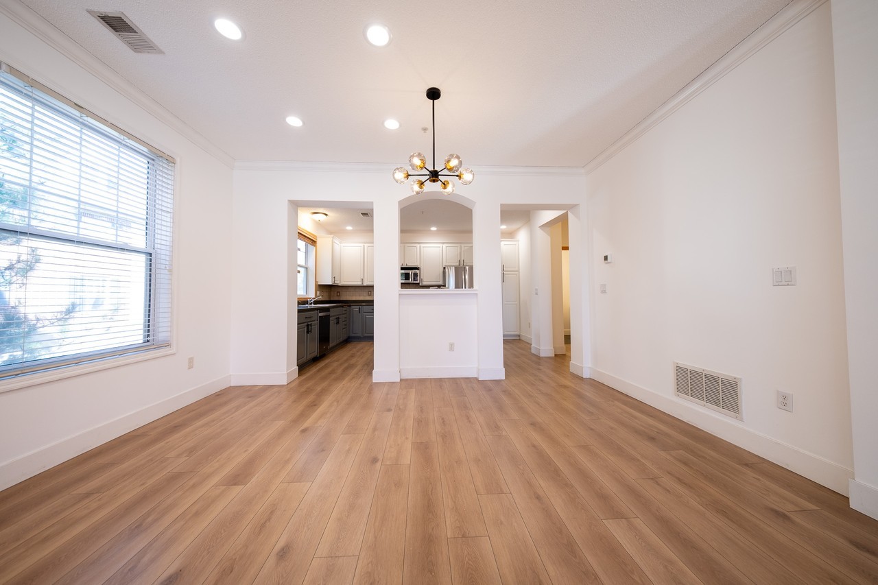 11345 Stratton Ave #100 - Photo 7 of 23